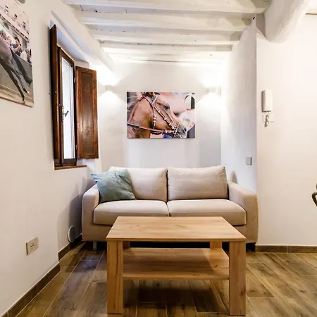 Duomo Chic Apartment Siena